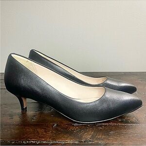 Cole Haan Quincy Kitten Heel Black Leather Pump
6B W11203